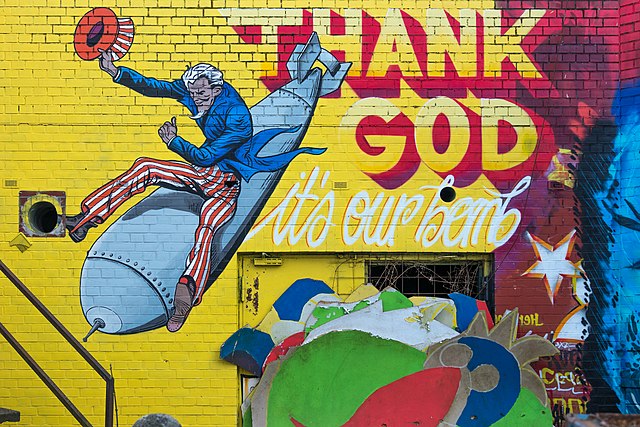 Uncle Sam bomb mural, Berlin, by Sebastian Spindler, Public Domain